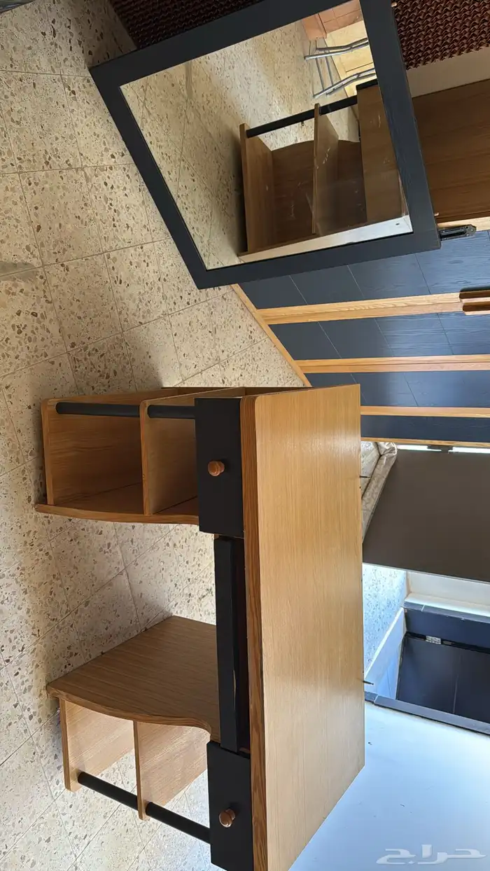 طاولة للبيع 0