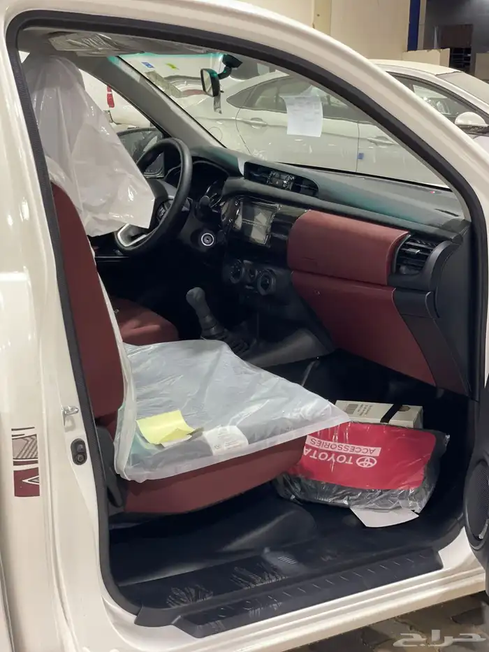 تويوتا هايلوكس بنزين غماره GLXبدون دبل موديل 2025 سعودي 5