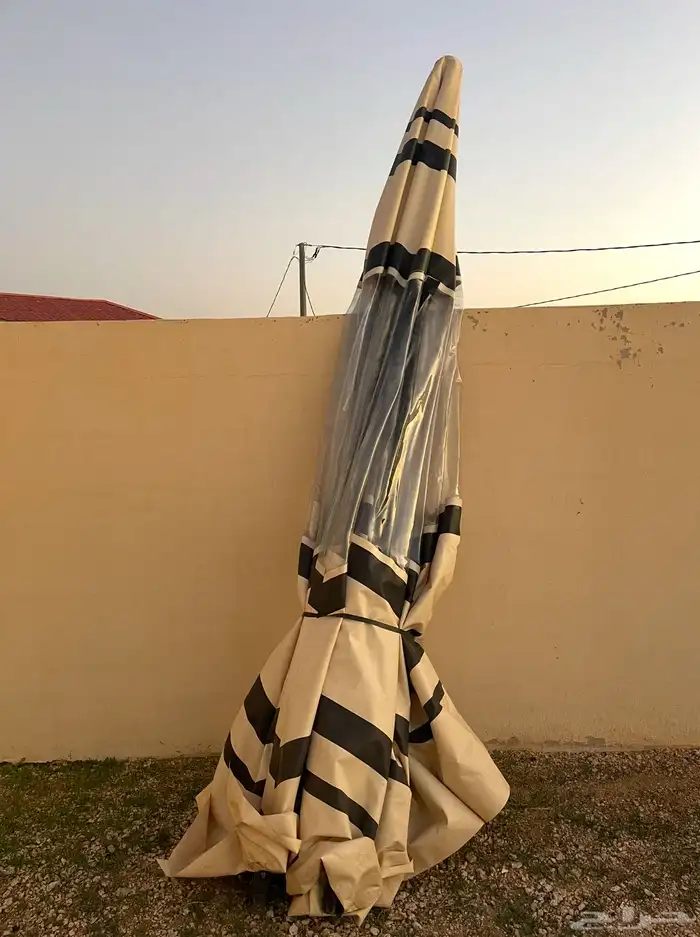 خيمة هرمية نظيفه 1