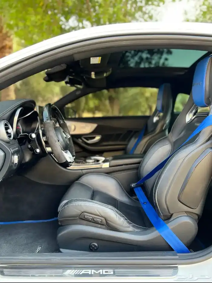 تم البيع كاربون فايبر C63s AMG 2018 22