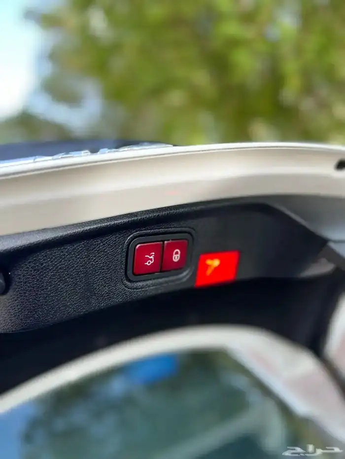 تم البيع كاربون فايبر C63s AMG 2018 36