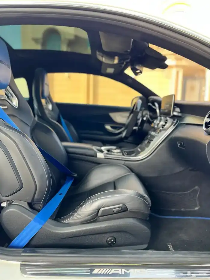 تم البيع كاربون فايبر C63s AMG 2018 34