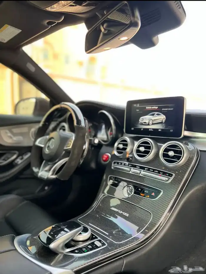 تم البيع كاربون فايبر C63s AMG 2018 30