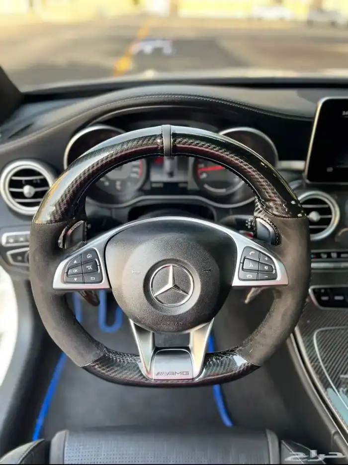 تم البيع كاربون فايبر C63s AMG 2018 16