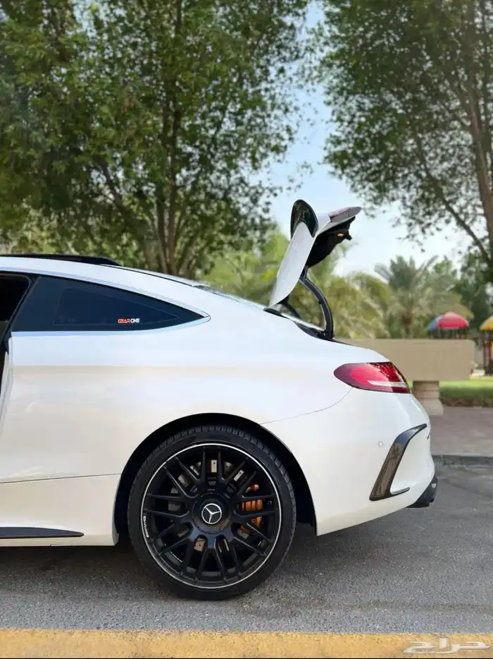 تم البيع كاربون فايبر C63s AMG 2018 32