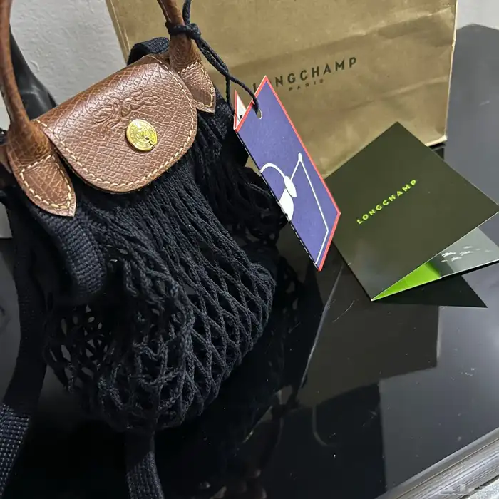 شنطة longchamp جديييده حلوه هدية 0