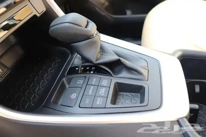 تويوتا راف فور استاندر ونص فل كاش وتقسيط 10