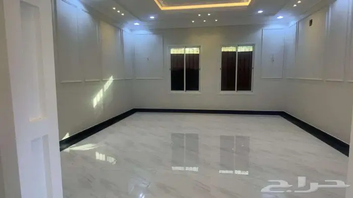 للبيع فيلا بحي الرمال 1