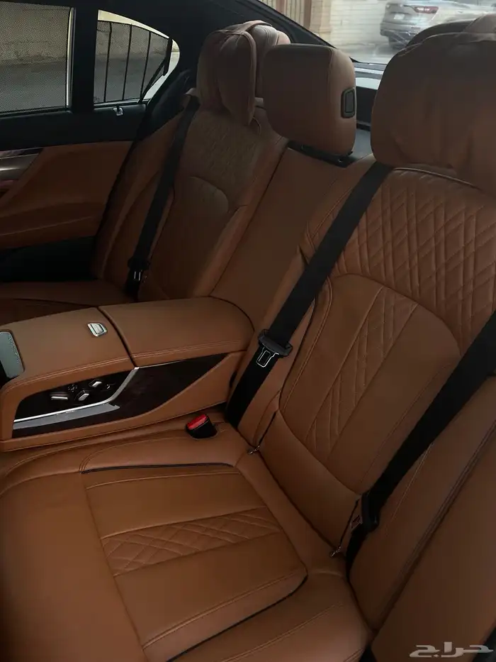 اقبل البدل المناسب BMW 2018 740Li للبيع 10