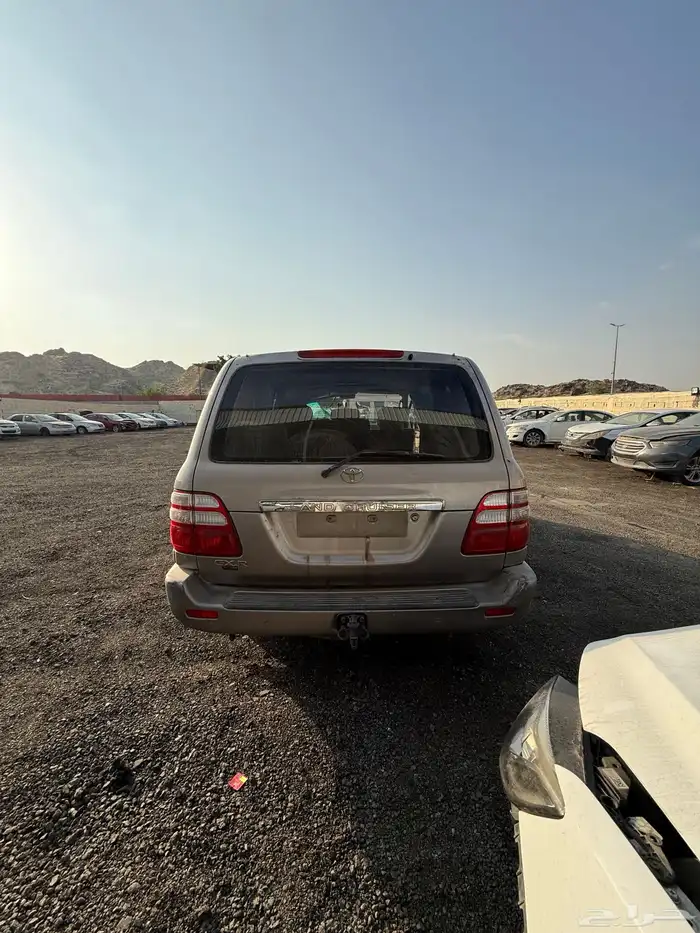 جيب لاندكروزر2004 دفلوك تشليح قطع غيار 8