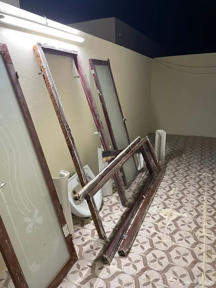 للبيع ابواب مع الحلوق 0