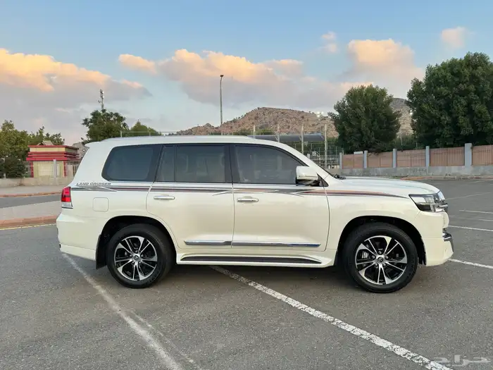 جيب 2021 مخزن (( مباع )) 5