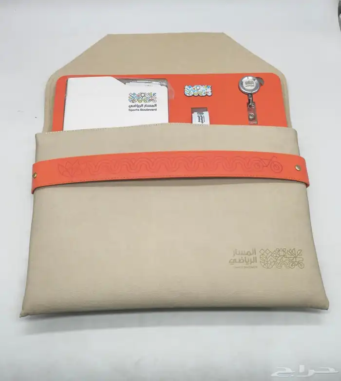 هدايا للموظفين حقيبة موظفين 13