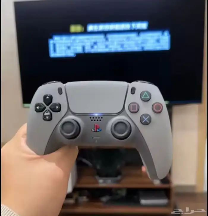 غطاء تحكم PS5 (إصدار الذكرى 30) وقاعدة شحن DOBE . 10