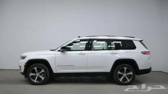 جيب جراند شيروكي ليميتد 3.6 موديل 2023 3