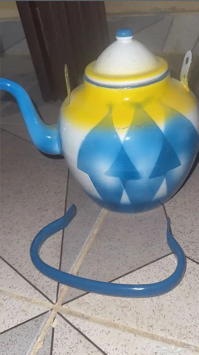 بريق وكرسي حمام وسرير حديد 1