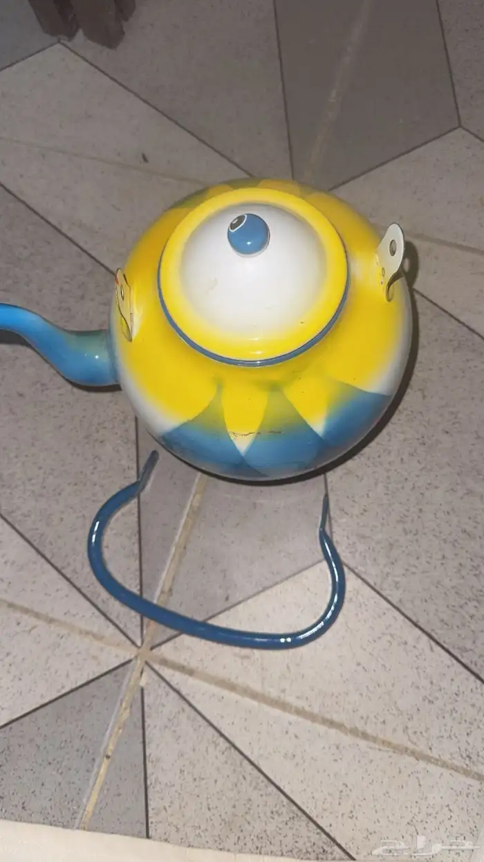 بريق وكرسي حمام وسرير حديد 0