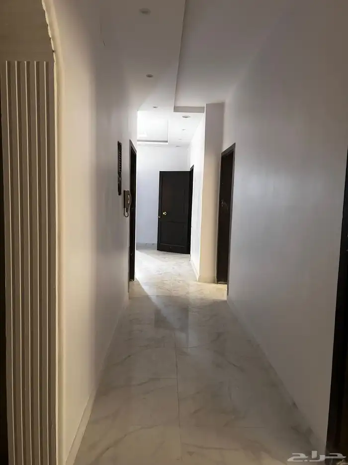 فله نظام شقق دورين مساحه 312 ونصف واجهه شرقيه مليون و250 ا 5