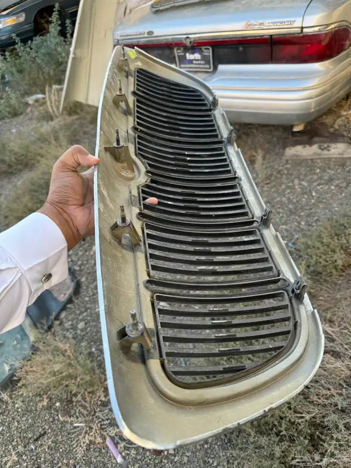 قطع غيار فورد ماركيز قديم 76