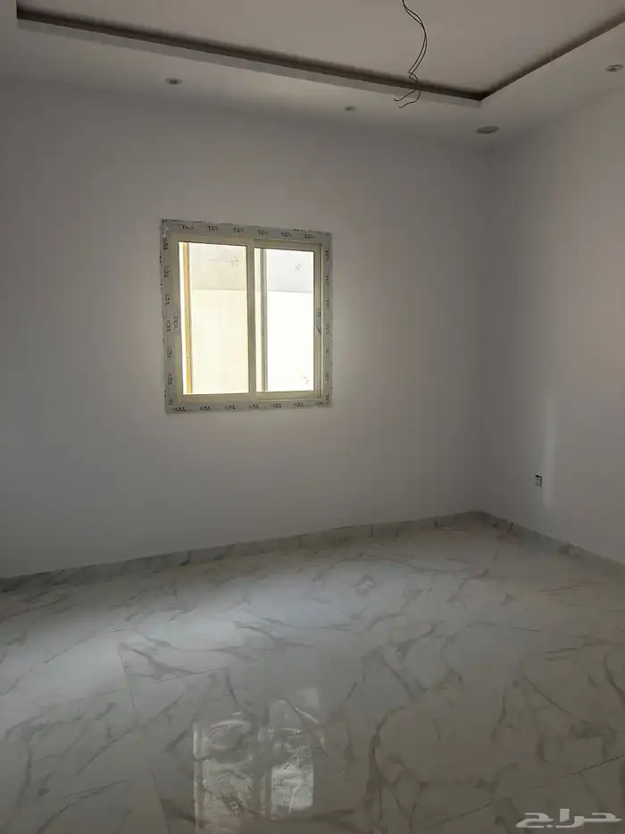 فله نظام شقق دورين مساحه 312 ونصف واجهه شرقيه مليون و250 ا 2
