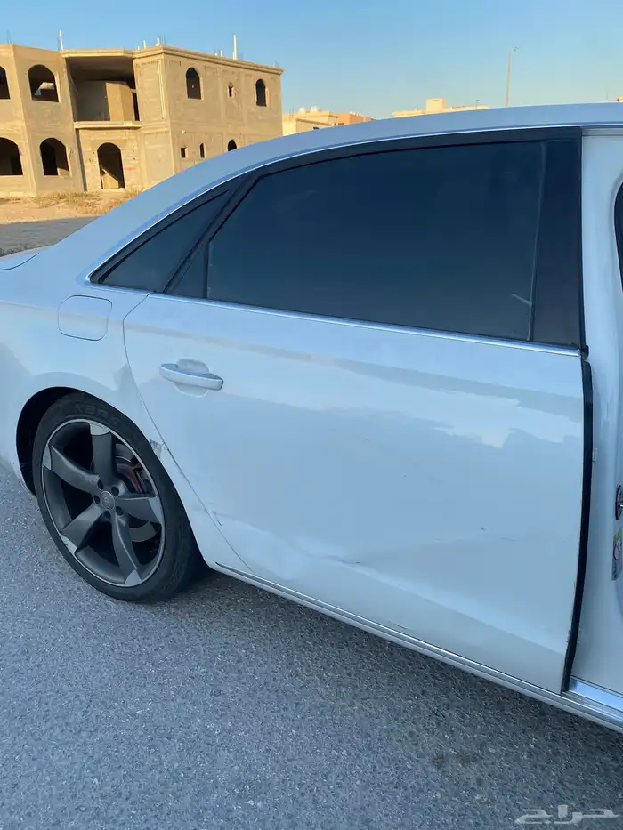 اودي8L2012 4