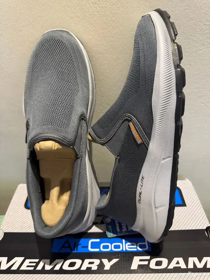 حذاء سكيتشرز الأصلي مقاس 42 Original Skechers shoes Size 42 11