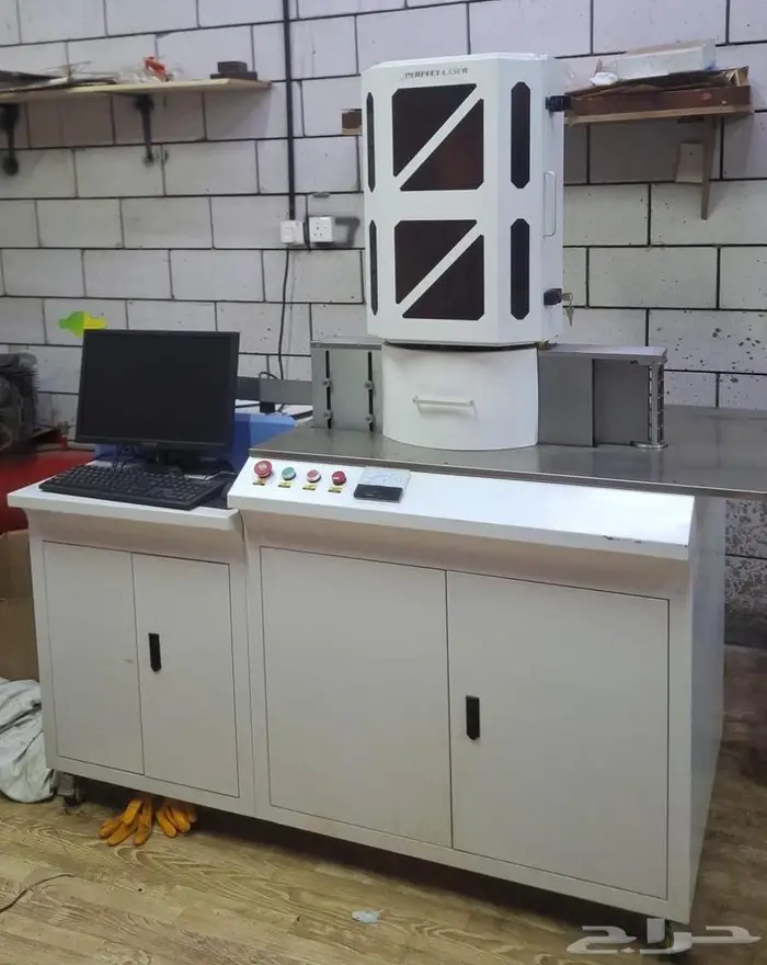 مكائن ليزر فايبر وعدة معمل دعاية وأعلان 3
