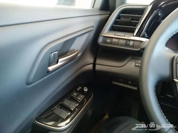 وارد اليحيى كراون ستاندر 2.5 لتر هجين رادار قماش اسود 2025 17