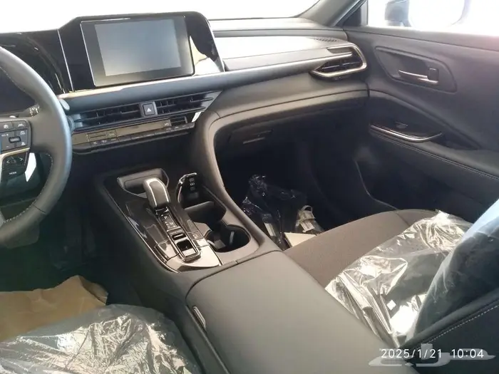 وارد اليحيى كراون ستاندر 2.5 لتر هجين رادار قماش اسود 2025 13