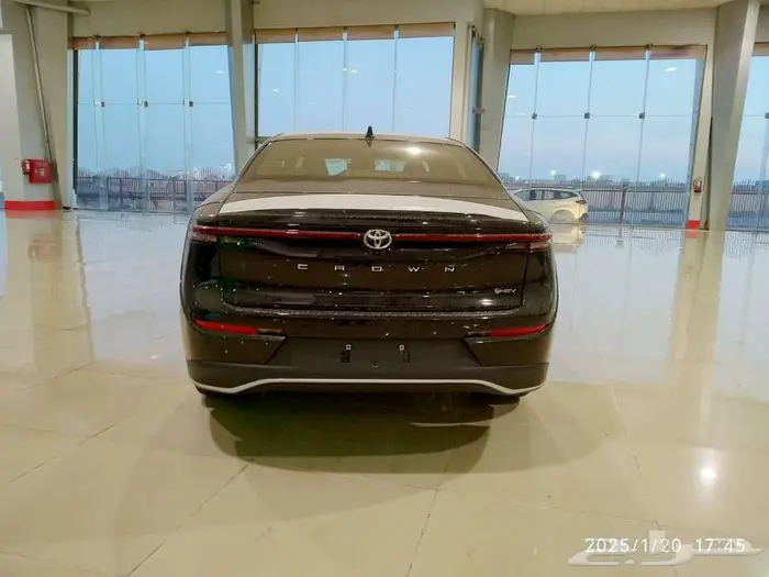 وارد اليحيى كراون ستاندر 2.5 لتر هجين رادار قماش اسود 2025 7