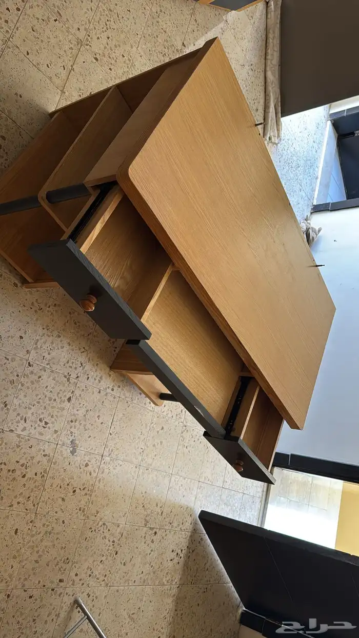 طاولة للبيع 0