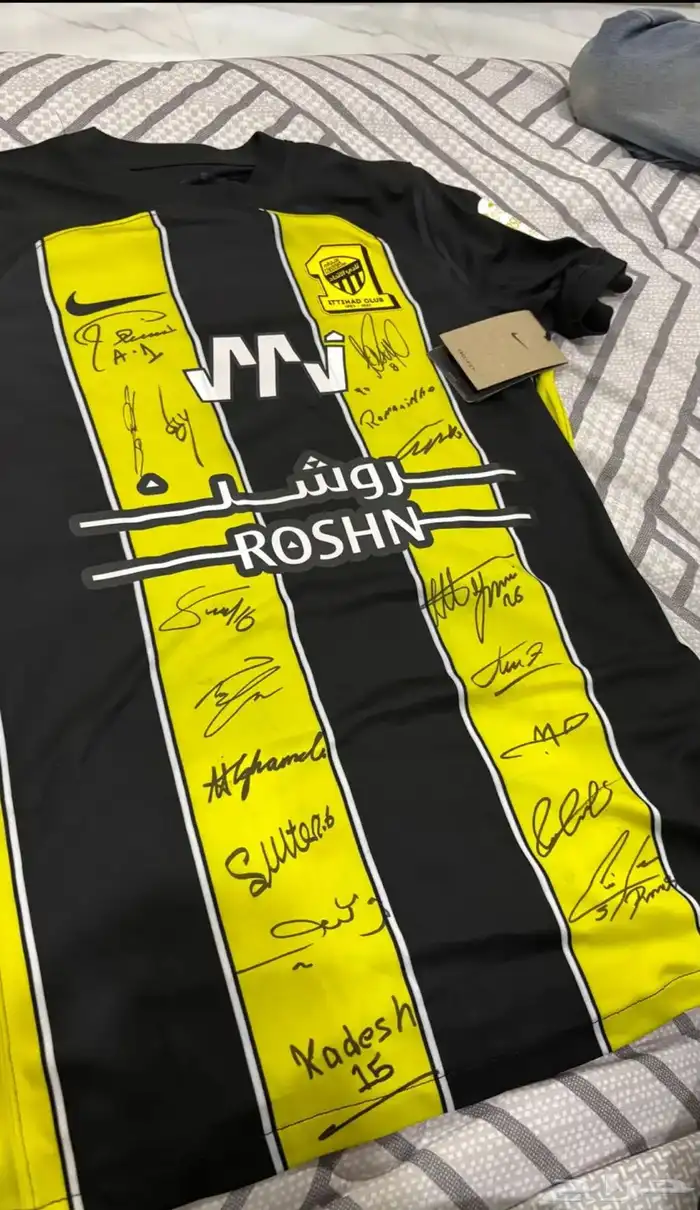 تيشيرت الاتحاد موقع من اللاعبين 0