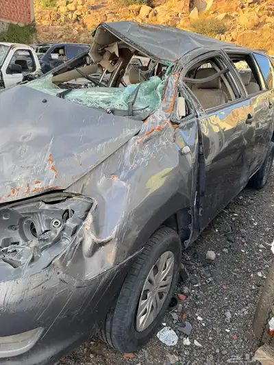 انوفا تايوتا قطع غيار 1