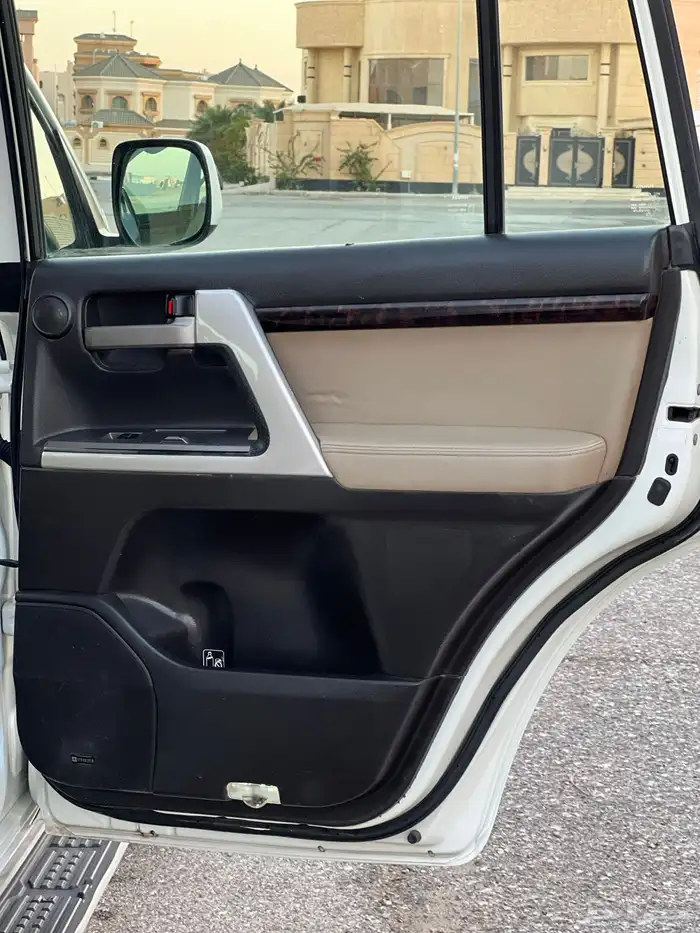 ( تم البيع ) VX-R 2011 اسبيرين 5.7 24