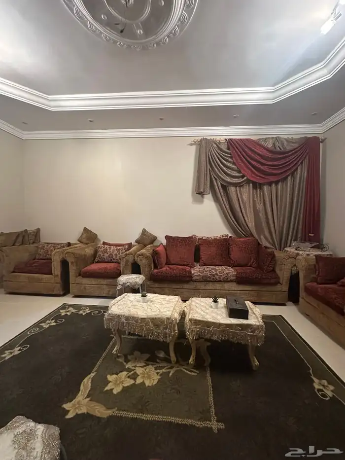 بيع كنب مع الطاولة 3