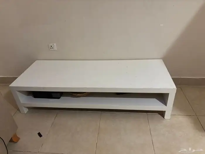 طاولة بيضاء طويلة 0
