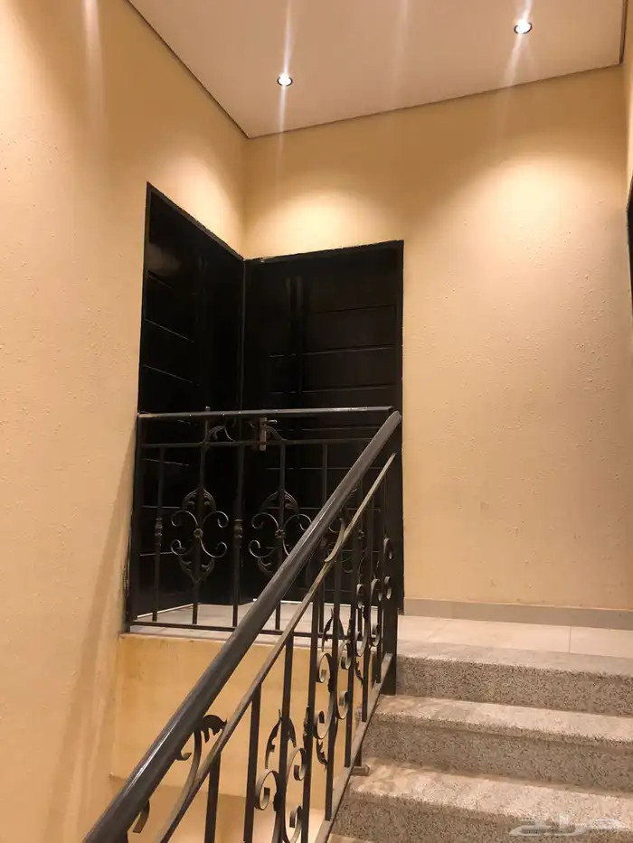 شقه للايجار حي البيان 1