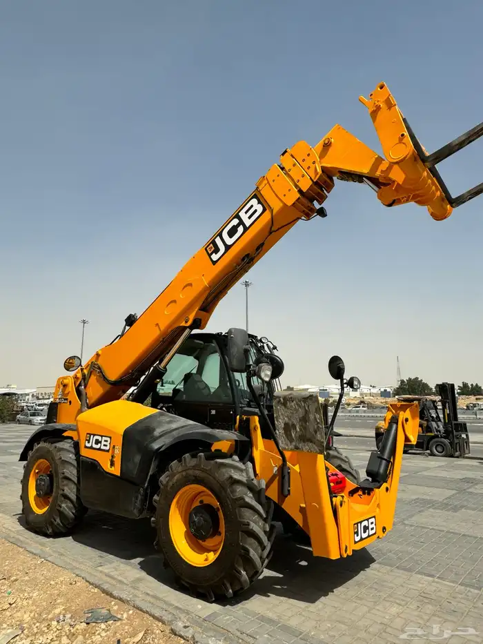 الايجار رافعه تلسكوبيه JCB Telehander 0