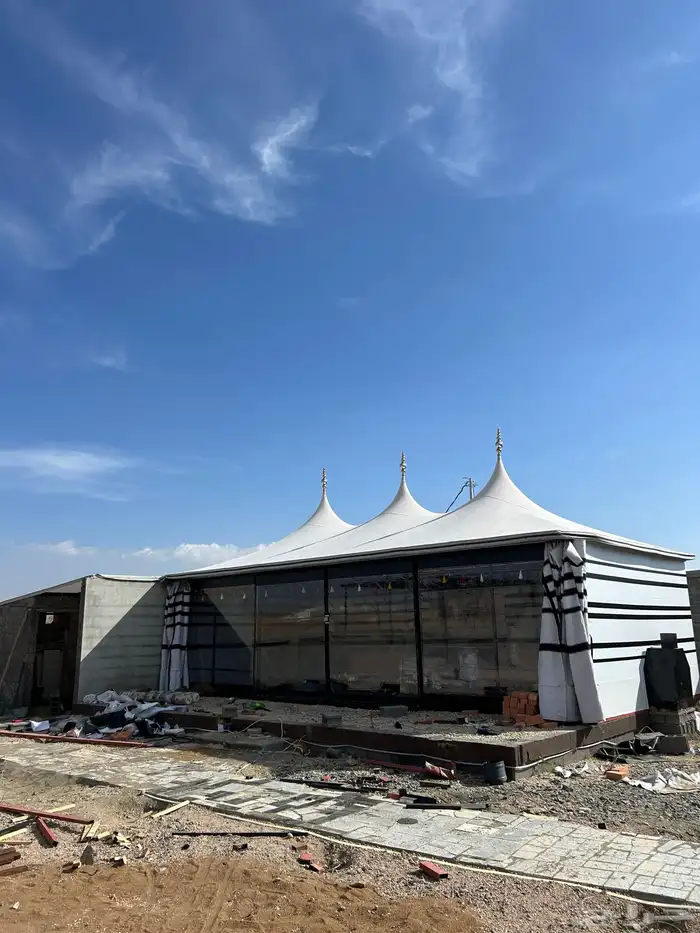 خيام الصقور الملكية 0