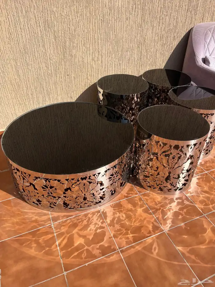 اثاث صالة ومجلس متكامل وبحالة ممتازه 1