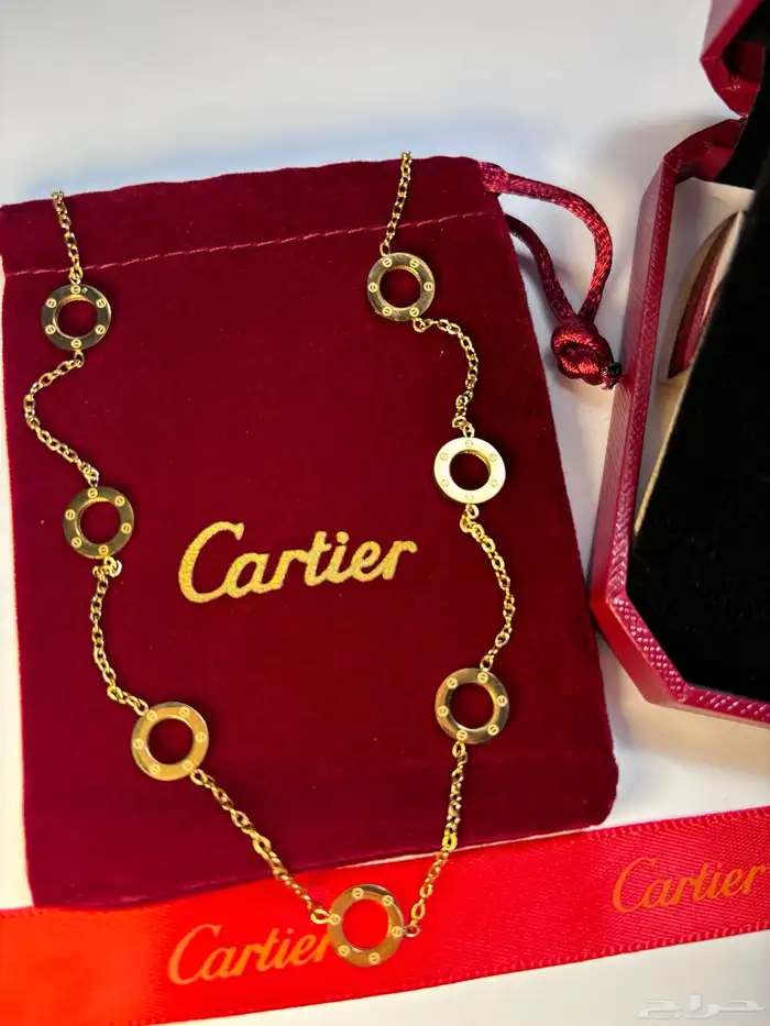 سلسلة و حلق طقم مع ملحقات كارتير ب 99 ريال عرض تخرج 0