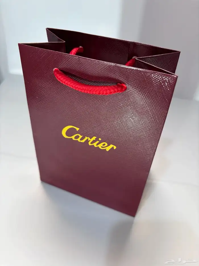 سلسلة و حلق طقم مع ملحقات كارتير ب 99 ريال عرض تخرج 10