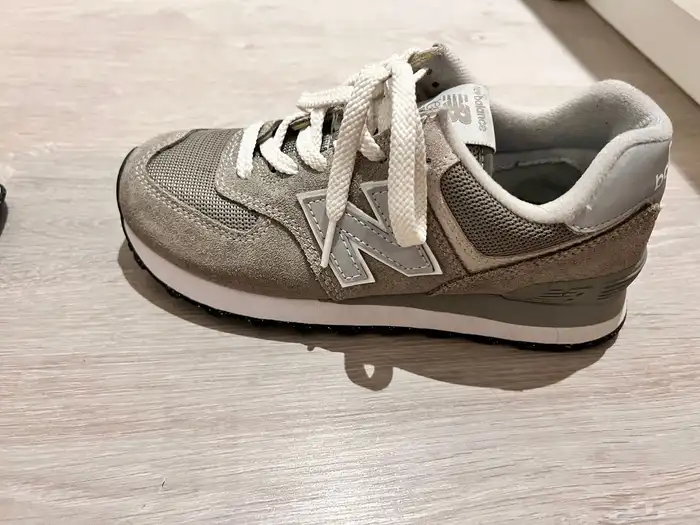 حذاء رياضي نيو بالانس كلاسيك 574 - new balance 36.5 1