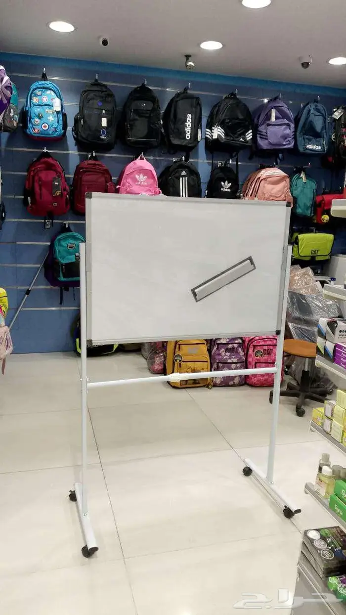 سبورة ألمنيوم 90 في 120 سم مع عجلات   أقلام سبورة   ممحاة 4