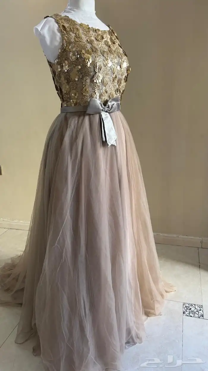 فساتين للبيع 4