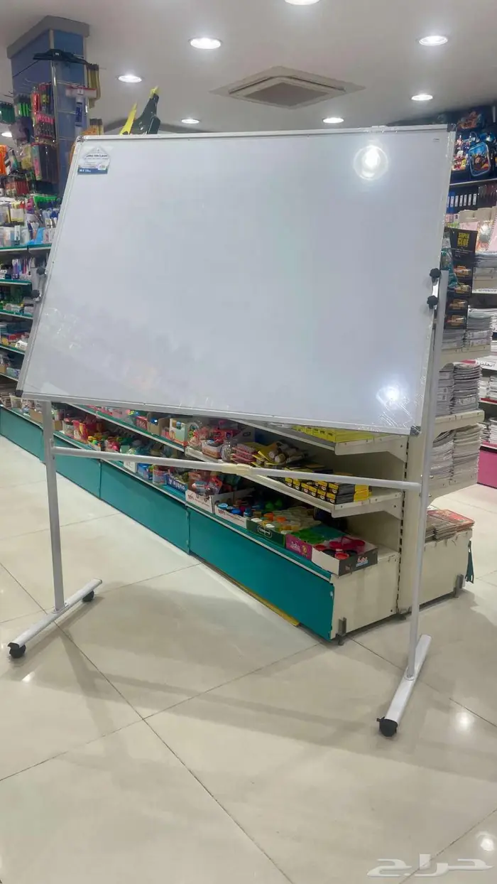 سبورة ألمنيوم 90 في 120 سم مع عجلات   أقلام سبورة   ممحاة 12