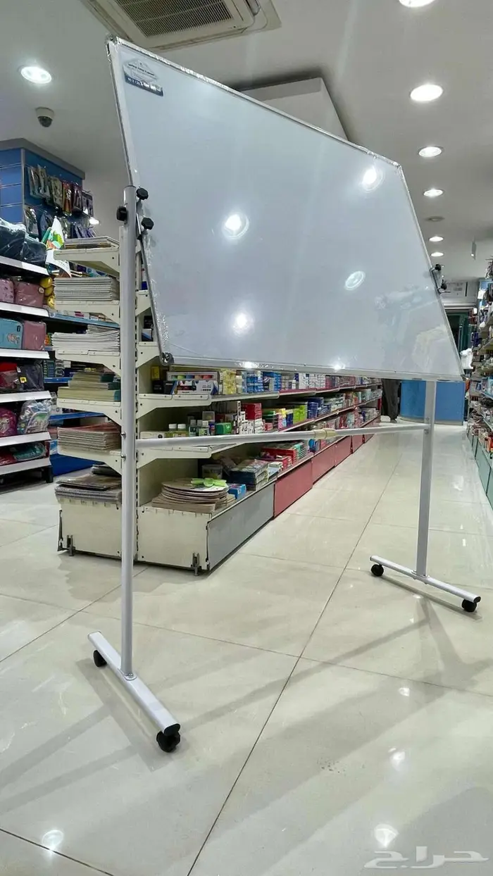 سبورة ألمنيوم 90 في 120 سم مع عجلات   أقلام سبورة   ممحاة 2