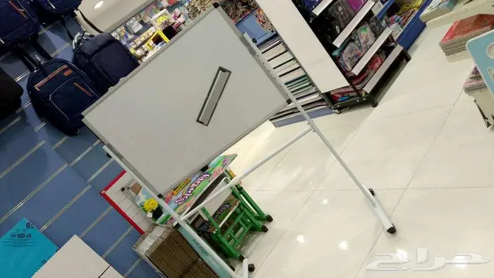 سبورة ألمنيوم 90 في 120 سم مع عجلات   أقلام سبورة   ممحاة 14