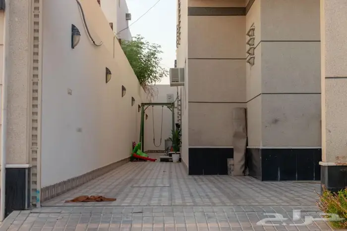 فيلا دورين مع 3 شقق 4