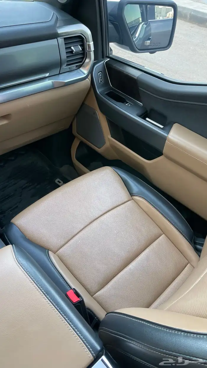 فورد f150 LARIAT فل كامل 2021 17